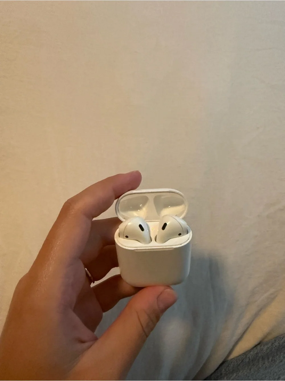 Apple airpods